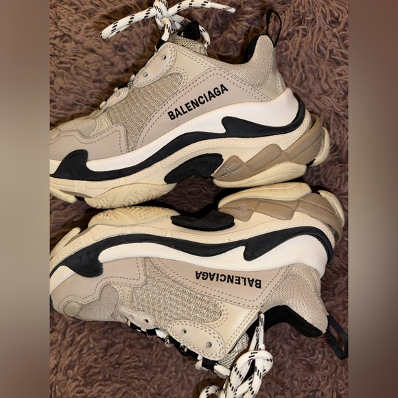 Balenciaga shoes - Picture 1 of 3